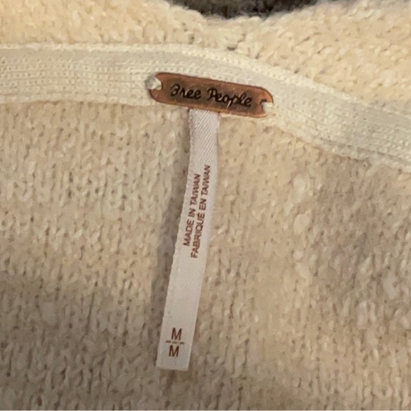 NWOT Free People Reverie V-Neck Sweater in Vanilla Size M - Picture 5 of 5